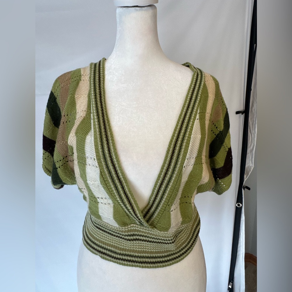 Green and Cream Knit Top, Deep V-Neck, Textured Knit, Scalloped Sleeve